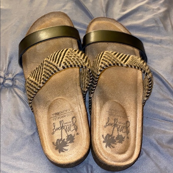 Sandals - Picture 2 of 4